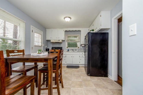 McAllister Manor image 24