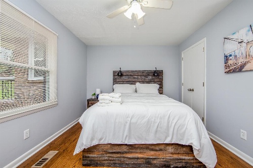 McAllister Manor image 4
